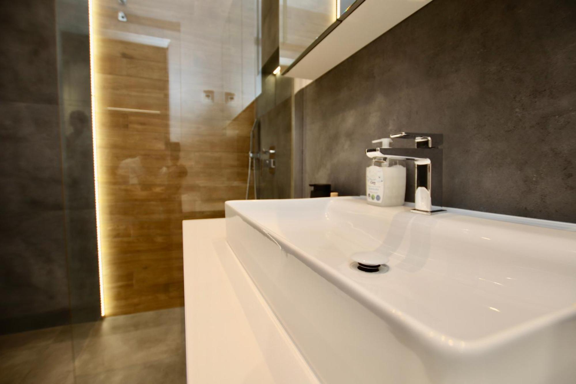 Luxury 2-room In Praga-polnoc Port Praski Apartment *